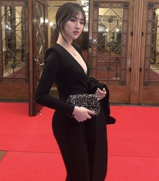 不差钱的“华为二公主”姚安娜，你又当又立的