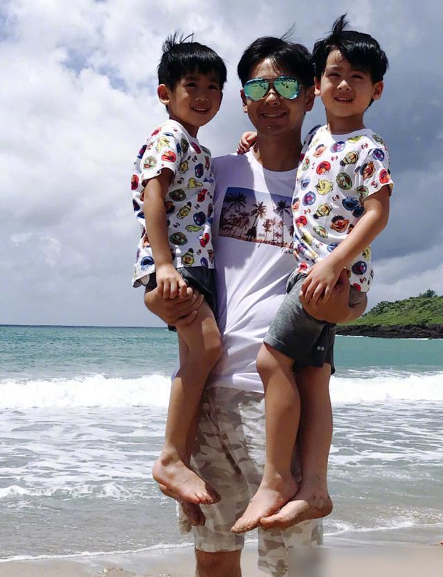 林志颖为儿子庆生，晒Kimi许愿照，生日蛋糕小到离谱