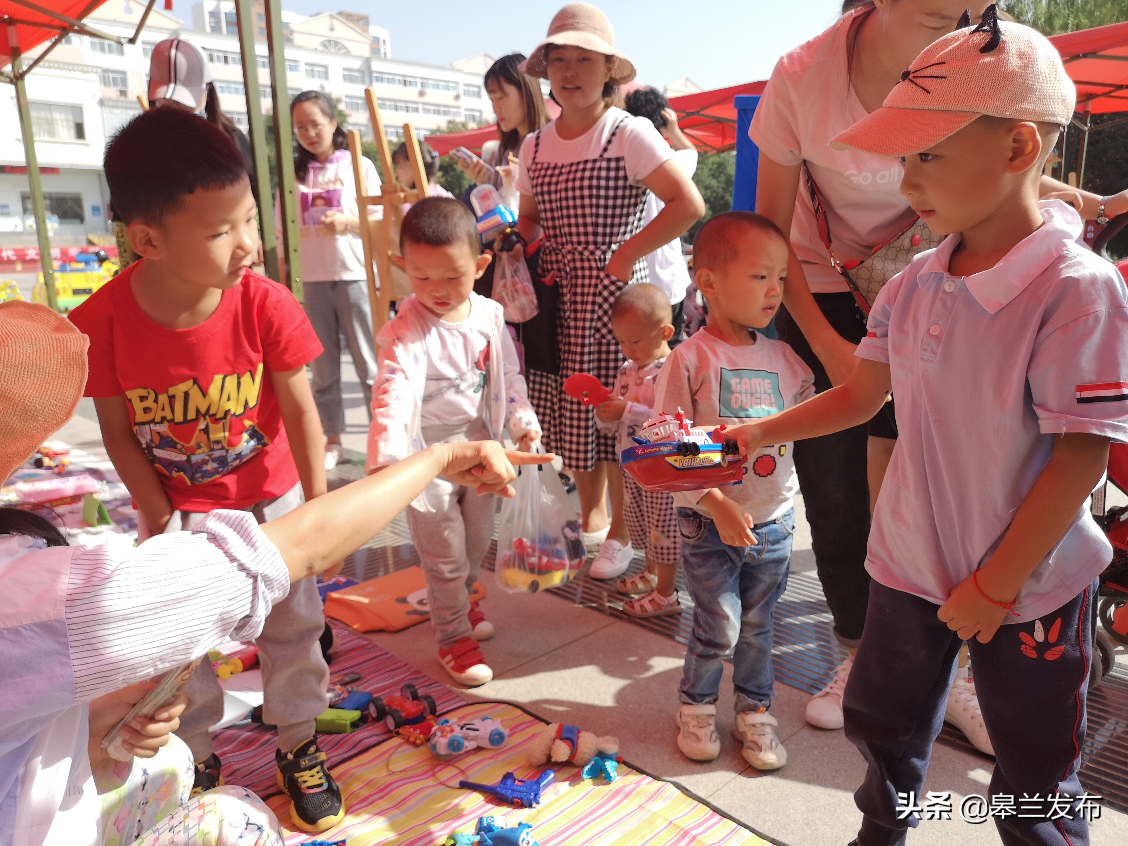 ��С���г������� �����Լ���С���������ʯ�������������չ��С���г�������������������������