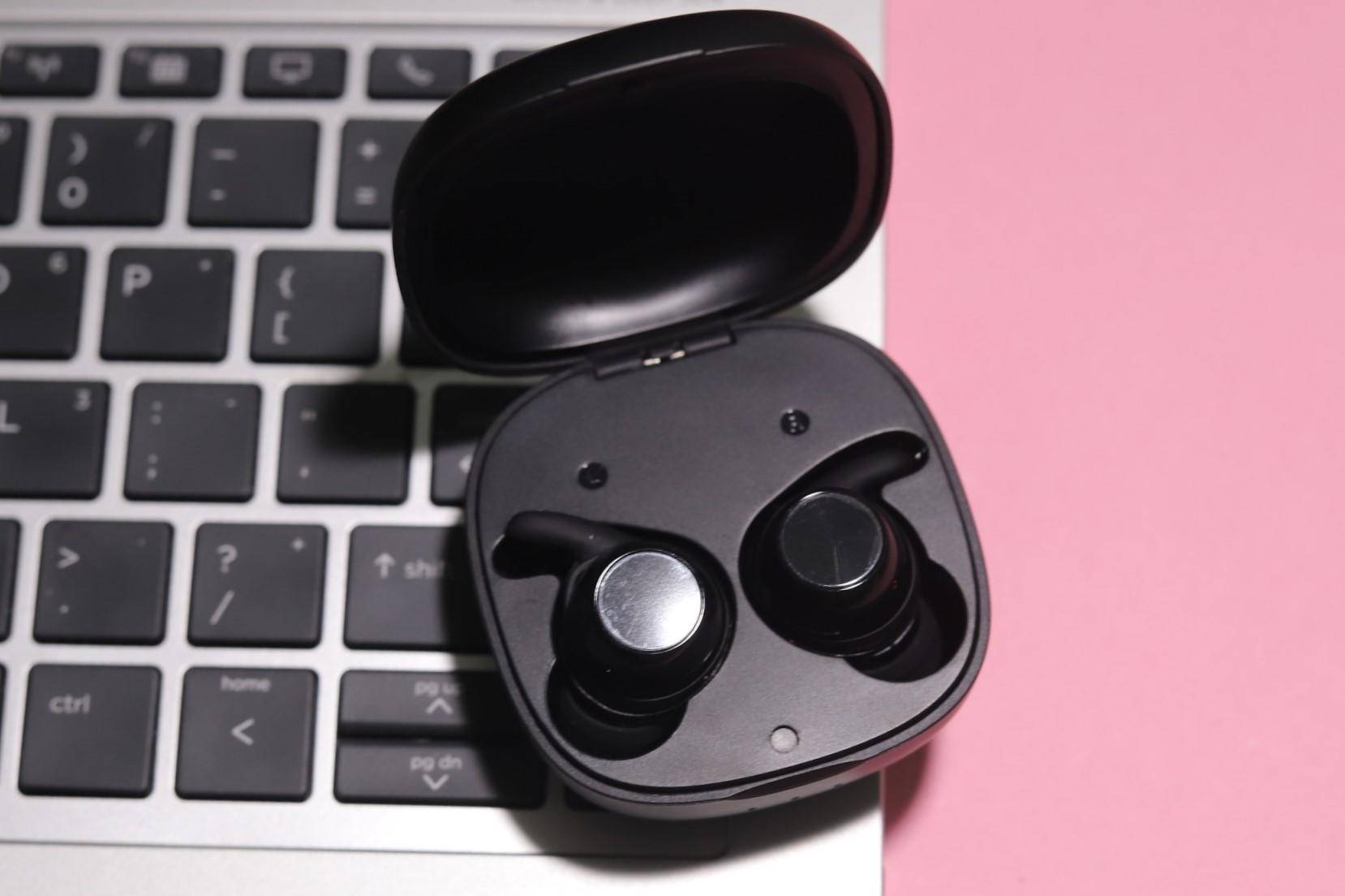 西圣真无线蓝牙耳机Ares体验：犀牛角人体工学设计果然更牢固