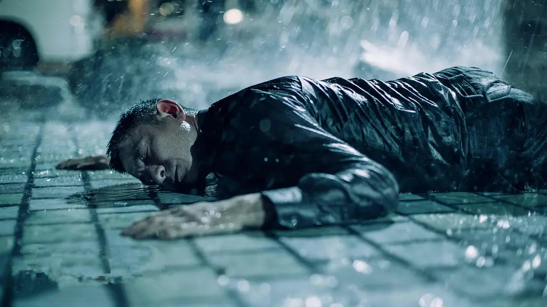 细品下来，才发现《拆弹专家2》，其实是一部现