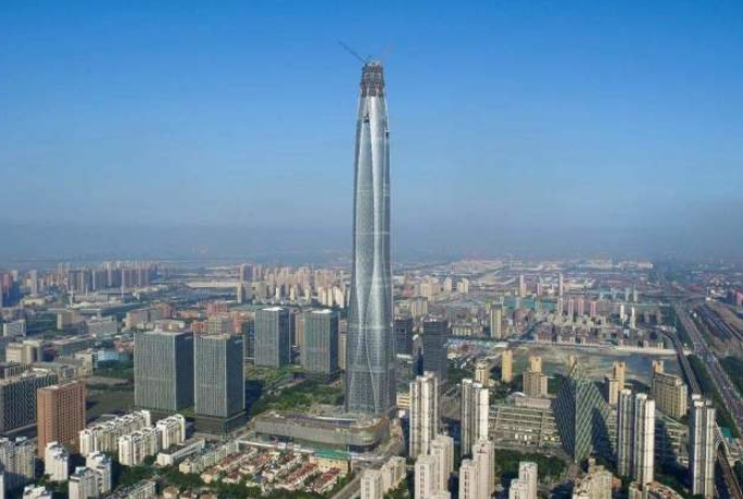 香港富豪郑裕彤，何鸿燊的大靠山，在中国坐拥3栋5百米摩天大楼