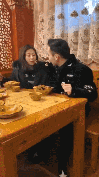 有意思的GIF图片：找个女票不玩，那将毫无意义