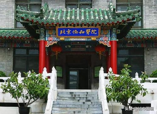 中国“最难考”的四所医药类大学，一所号称药界清华，就业率超高