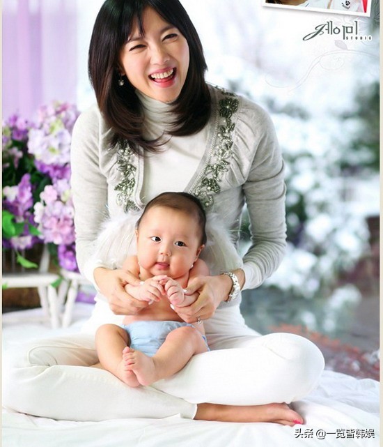吴允儿离婚独自抚养自闭症儿子 师任堂搭档李英爱 是韩国一代车模