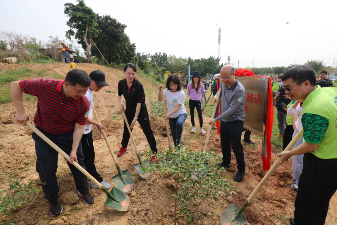 奥运冠军携网友一起植树！第三届网友植树节在盈香顺利举行