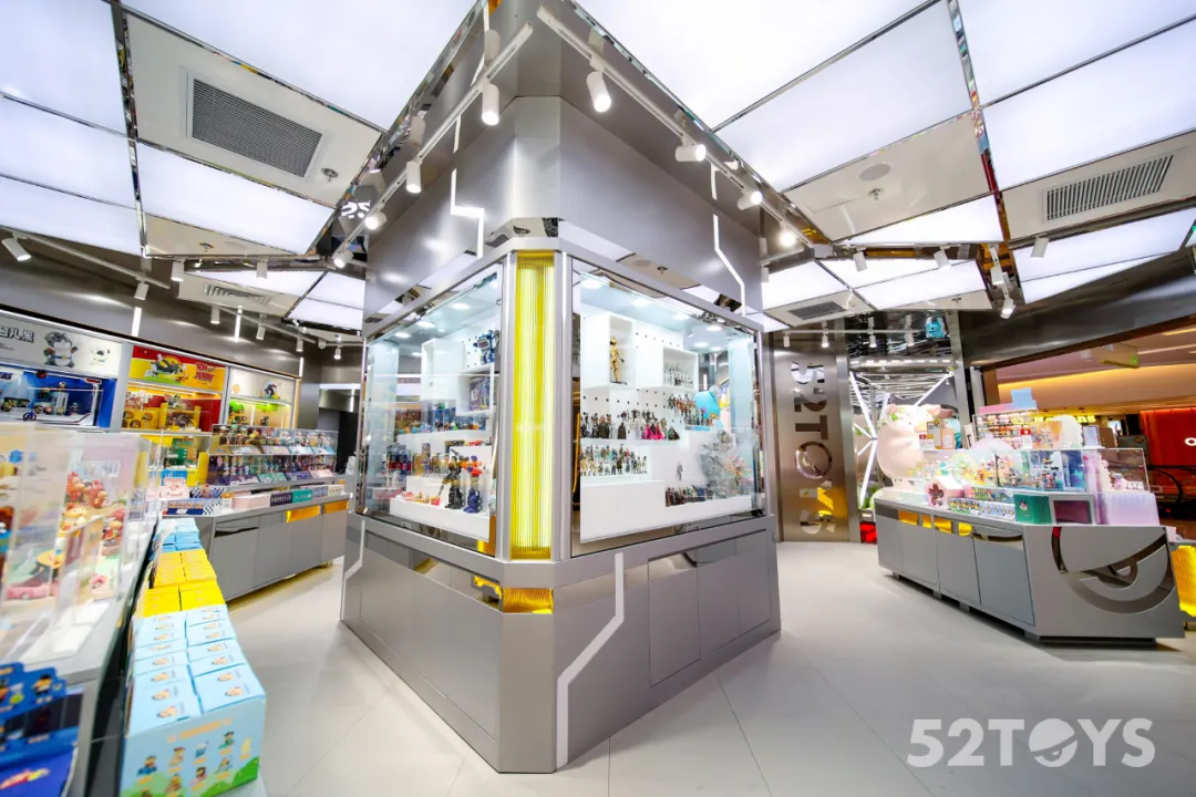 计划开一百家店的52TOYS,要做收藏玩具更大的“玩家”