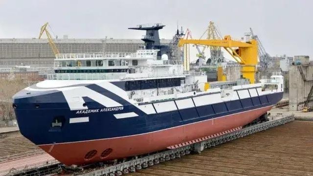 造价9500万！新型万吨“杀手锏”舰船下水，让美