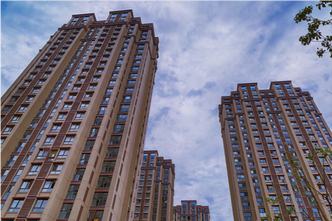 買房時，該選西戶還是東戶？為啥內行都說西戶比東戶好，建議了解