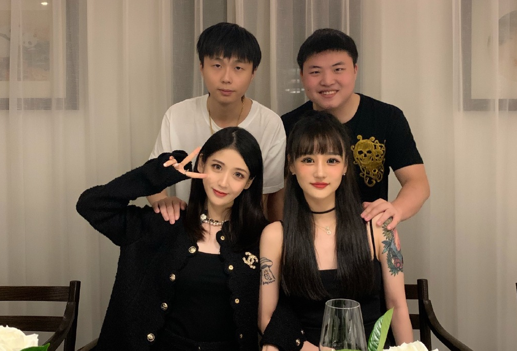 uzi女友上新闻被曝已经40岁还和史森明成婚本人崩溃微博开撕