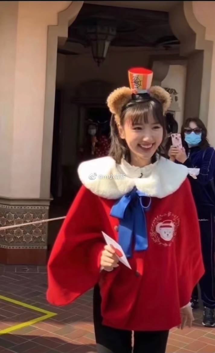 32岁的毛晓彤究竟有多美?偶遇其cos迪士尼在逃公主简直绝了