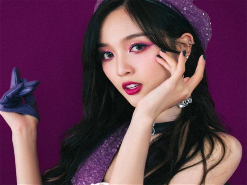 Xu Song once said in the lyrics "purple is very charming", Wu Xuanyi's ...