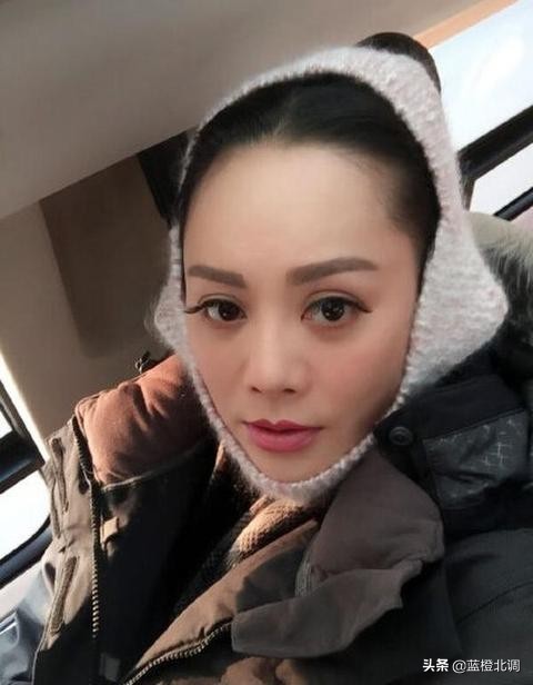 宁静当年有多美？小时被追着围观，张国荣未完成作品专门为她制作
