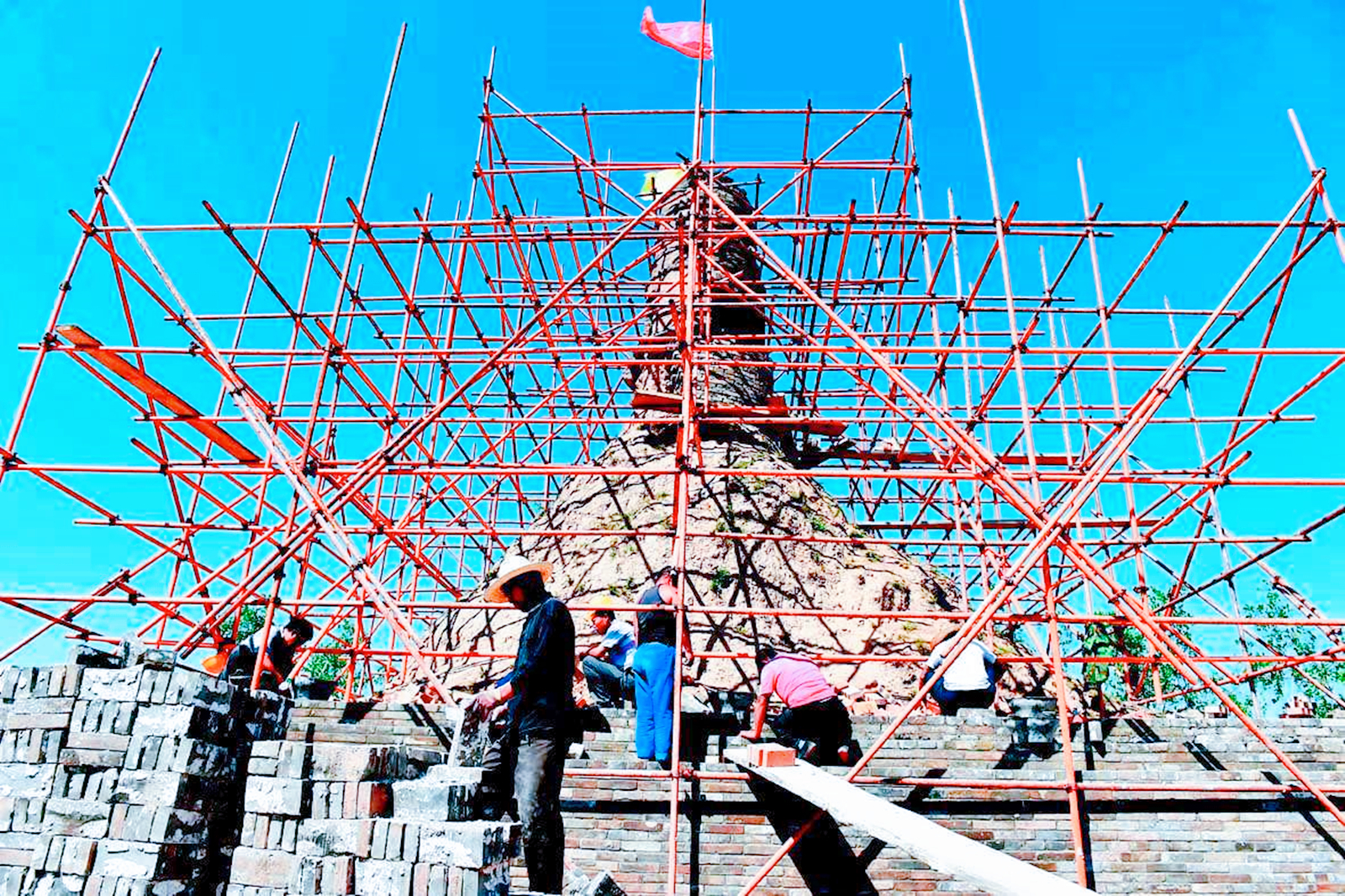 山西网红“悬浮塔”，曾凌空立在山尖，如今变