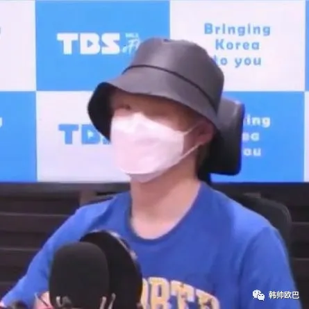 这男团爱豆漂发了,就算戴着帽子也逃不过大家的眼睛