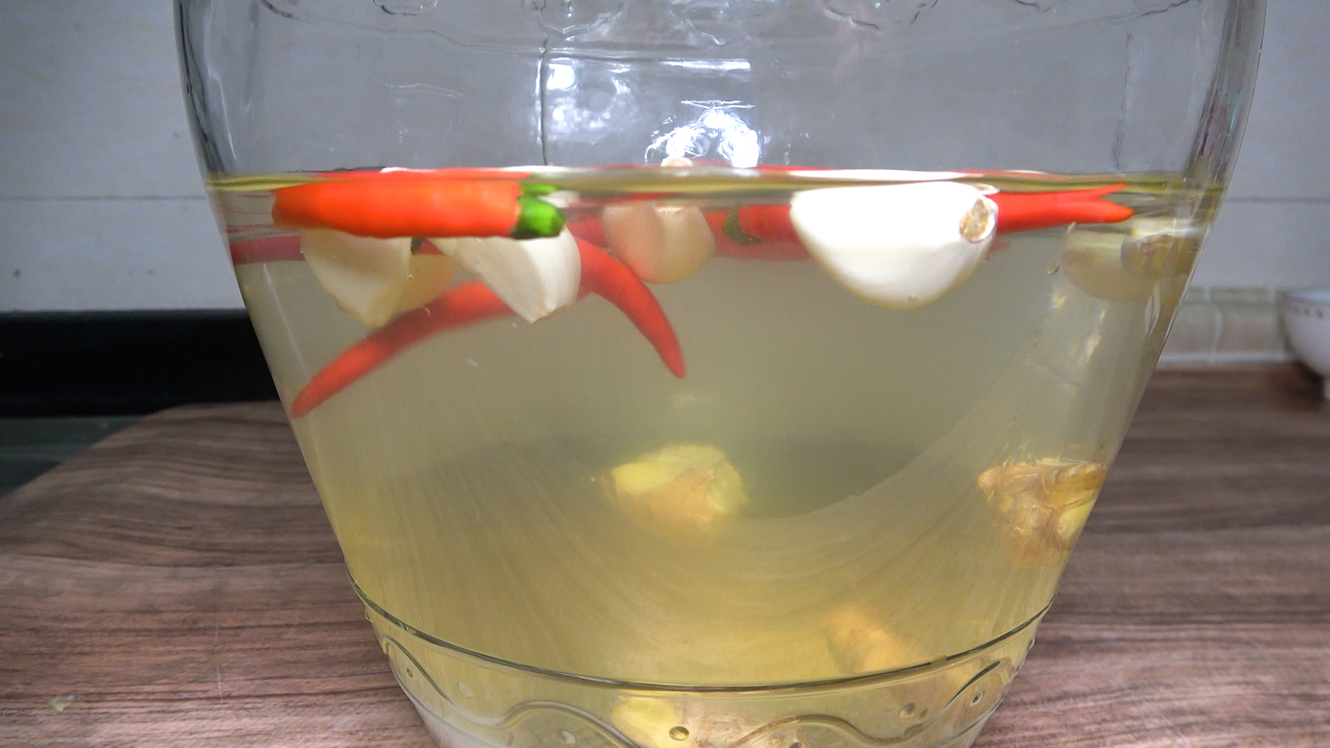 泡酸菜別只加鹽，30年老方法告訴你，又酸又脆，放一年不會壞