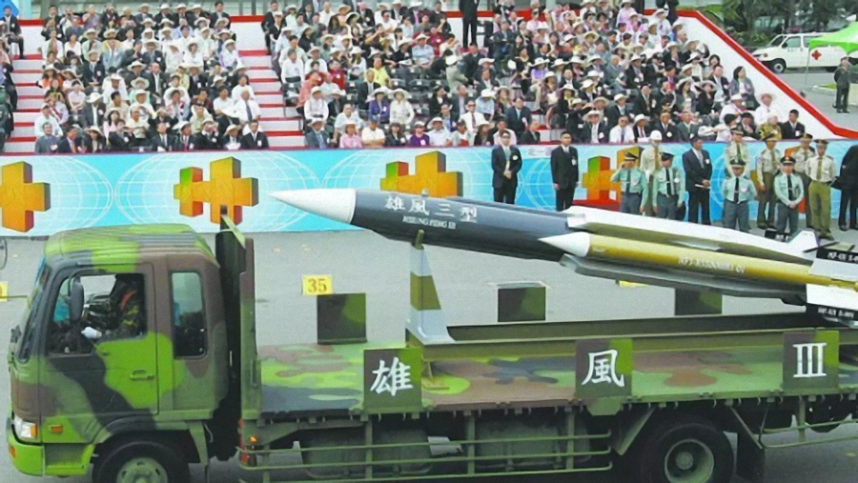 號稱�台灣的51區�：屏東九鵬基地到底是何來頭？