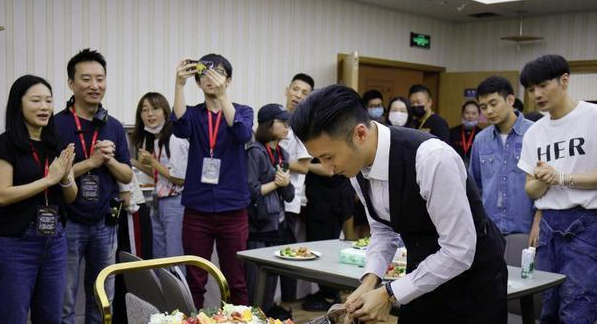 张柏芝回应四胎传闻，三胎正面照首次曝光，长成了谢霆锋的模样