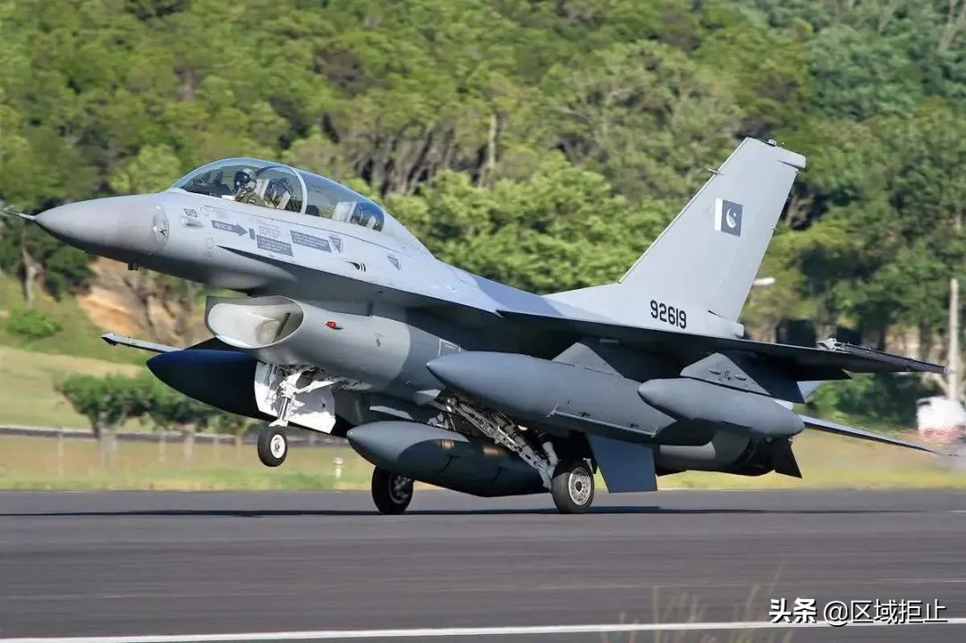 枭龙战机已被多国订购，性能更好的歼10却卖不出