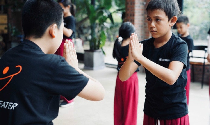 劉愷威生日派對邀請劉燁一家，諾一長大不少，有男人味兒了