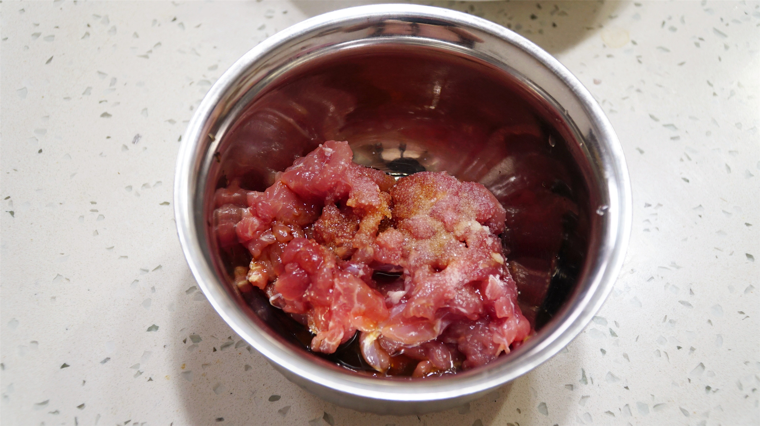 这菜，被称“水中参”，8元一斤，常吃对皮肤好，夏天防晒可多吃