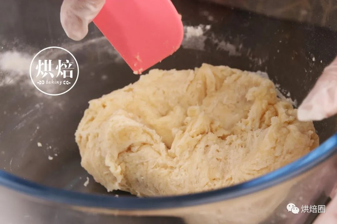 不用炒馅的绿豆饼，这样做皮薄馅多，清热降火，香甜可口