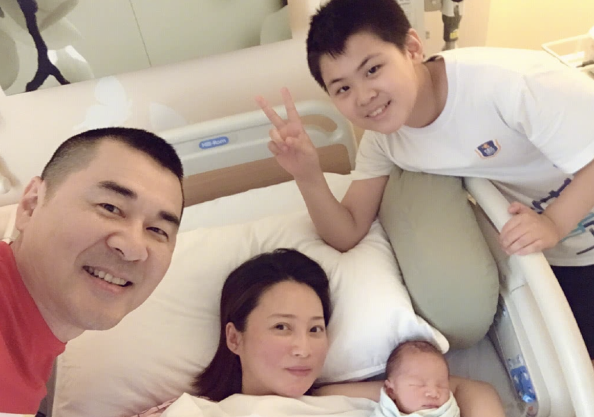 10位女星生完娃晒照：有人素颜能打，有人颜值暴