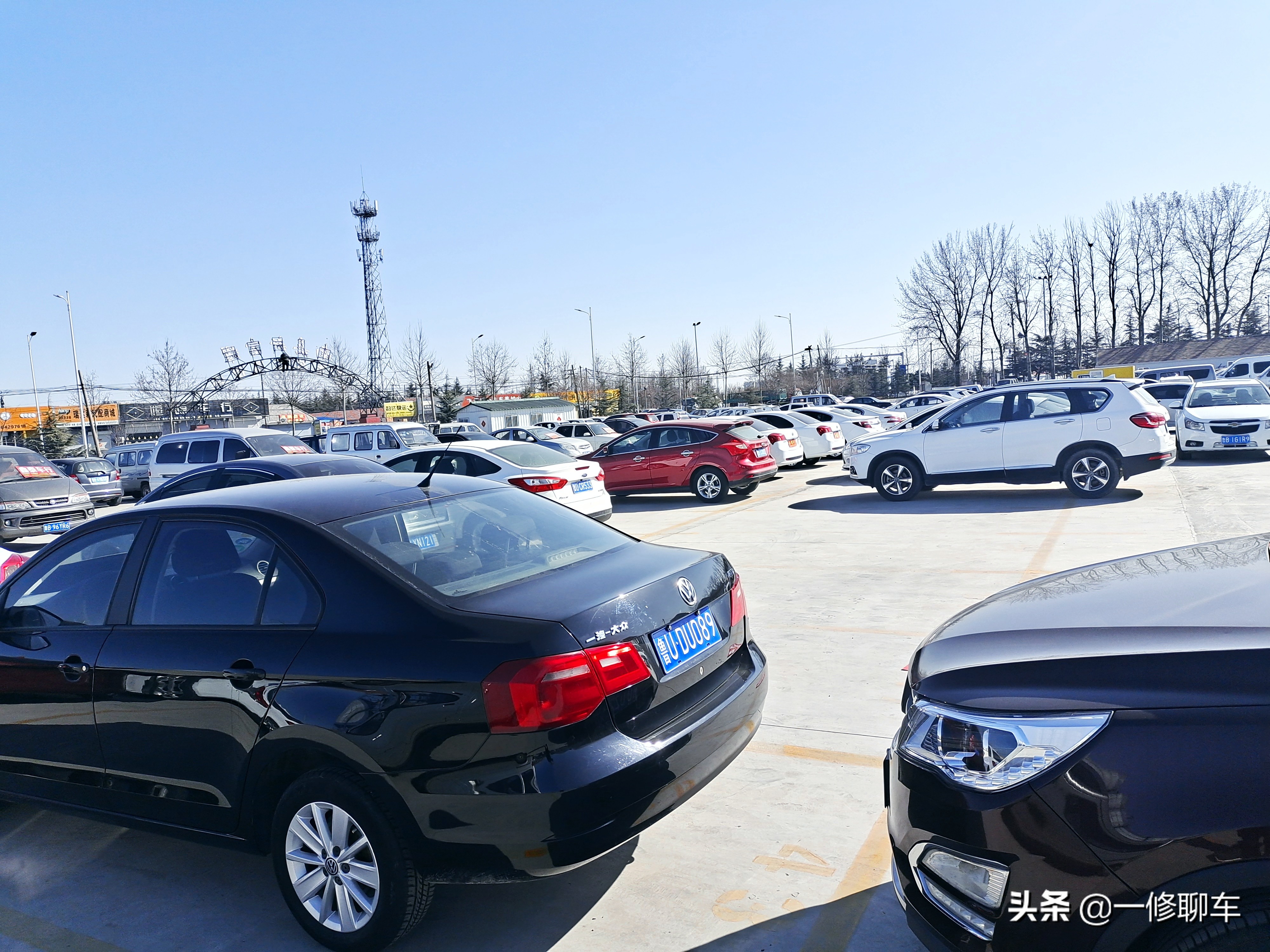 買二手車時最怕發動機有問題，小伙三步教會你檢查，非常簡單實用