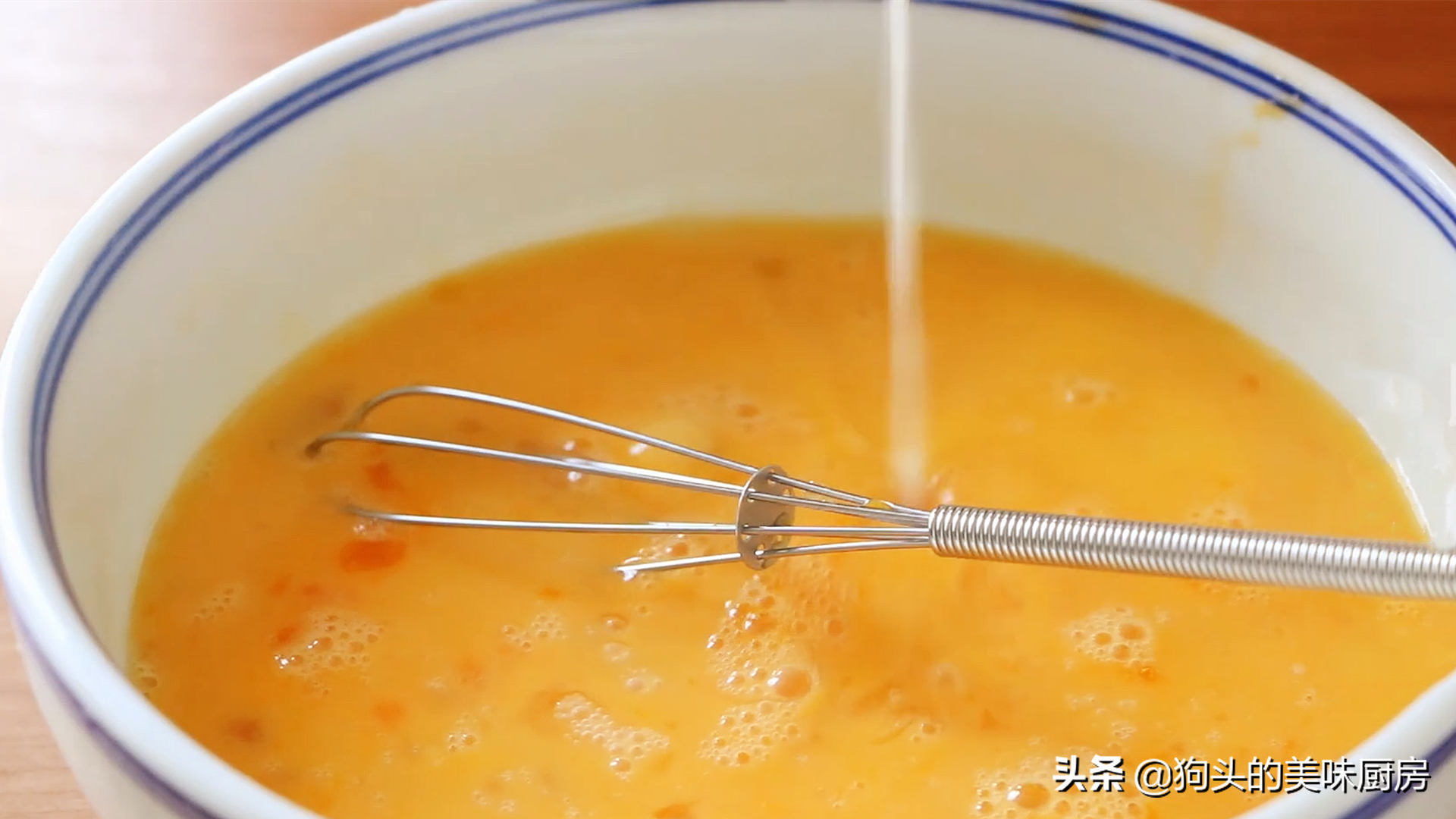 蛋餃用這個方法做，個個圓潤好看，簡單又方便，直接吃燉湯都可以