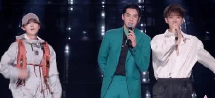 鹿晗模仿黄子韬，吴亦凡加入创造营三人同台，