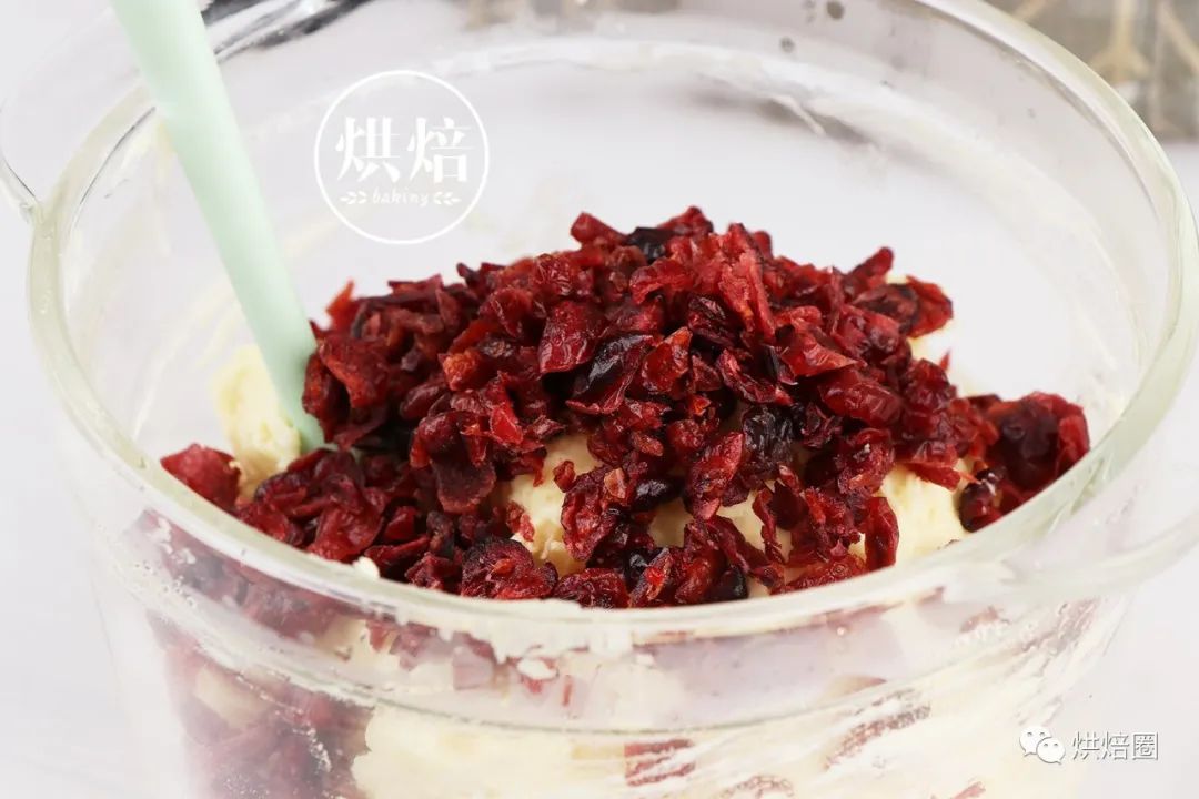 不用炒馅的绿豆饼，这样做皮薄馅多，清热降火，香甜可口