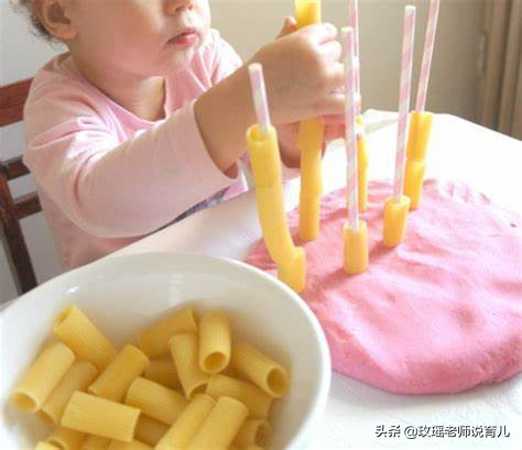 孩子扔?xùn)|西搞破壞？了解動作思維發(fā)展三大階段，教他這樣扔和玩