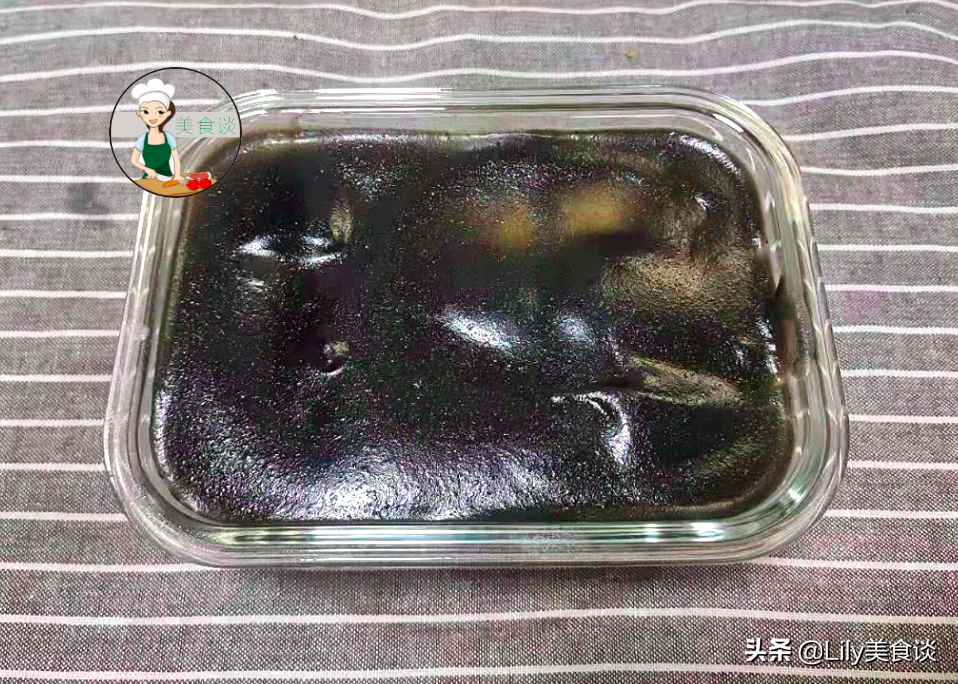 夏天，这蒸糕常做给家人吃，一拌一蒸，爽滑筋道香甜，营养不上火