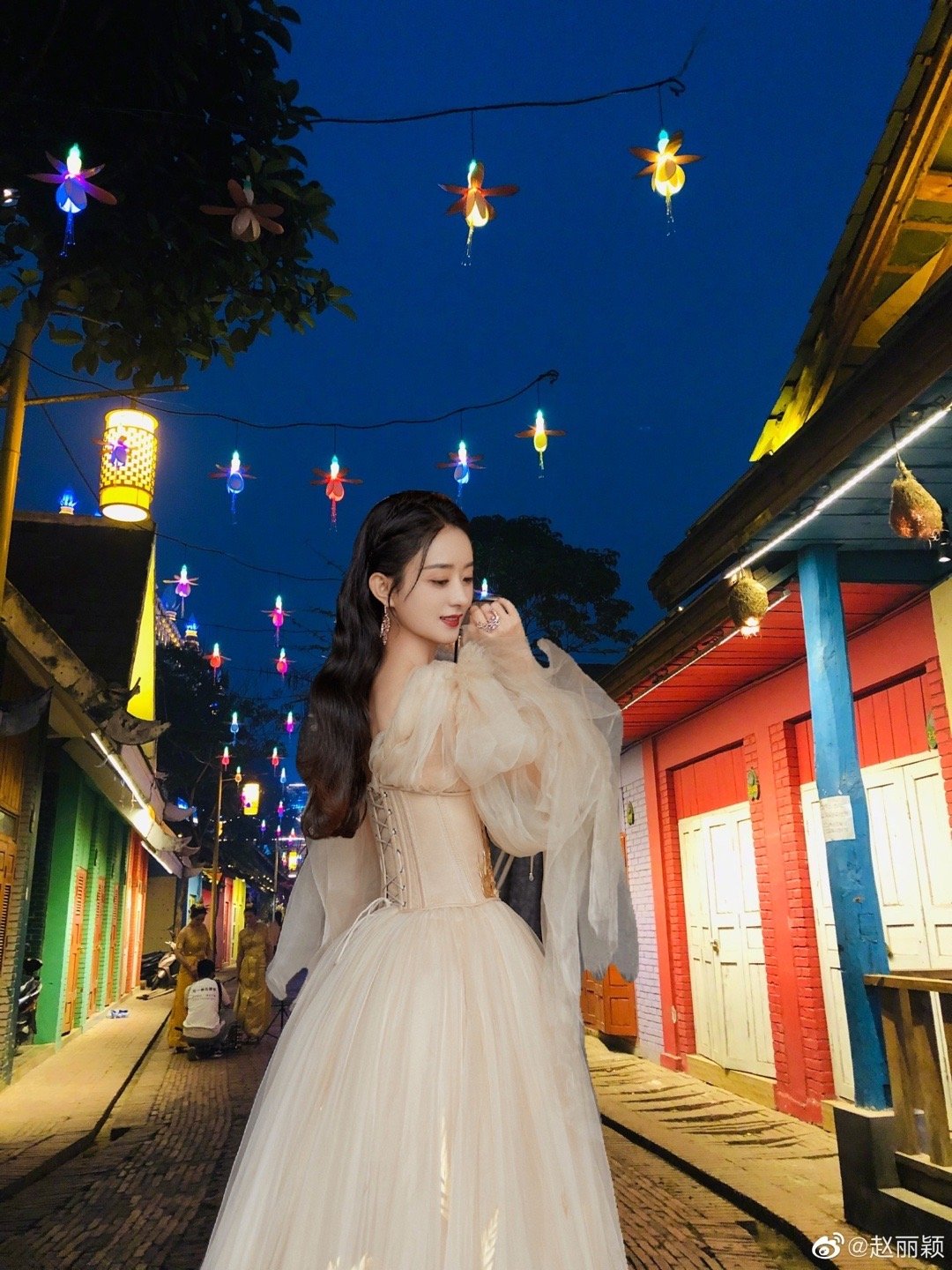 Zhao Liying is basked in " oneself are patted " after the photograph, vermicelli made from bean starch is initiative P graph contest, whose P to see best? 