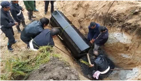 農(nóng)村殯葬改革，土葬將被火葬代替，兩者哪個(gè)好？專家：火葬更好