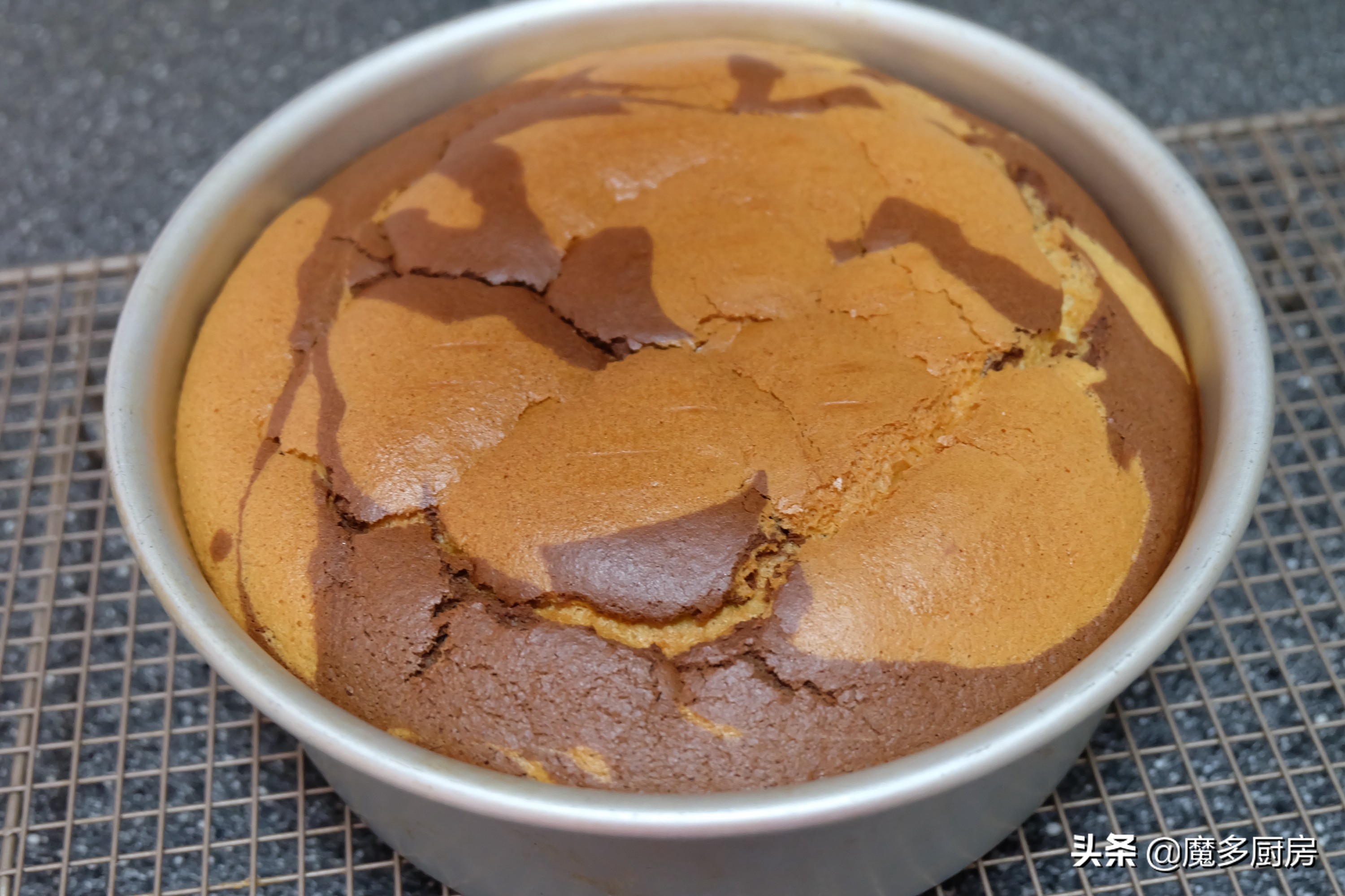 這個蛋糕做法好，無油低糖配方簡單實用，兩種顏色好看又好吃