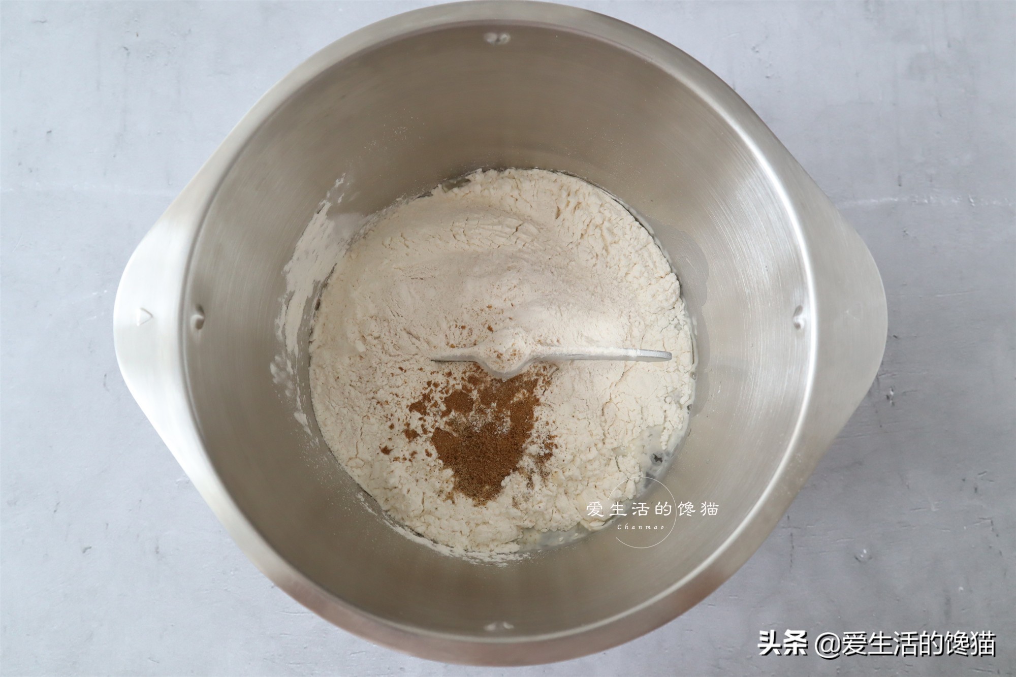 寒假來了，早餐不用愁，做一盤這餅，香脆可口，孩子愛吃我樂意做