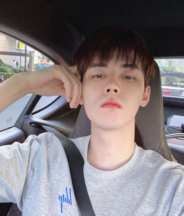 夏之光恋情曝光，疑似曲线救任豪，兄弟齐心搞垮整队