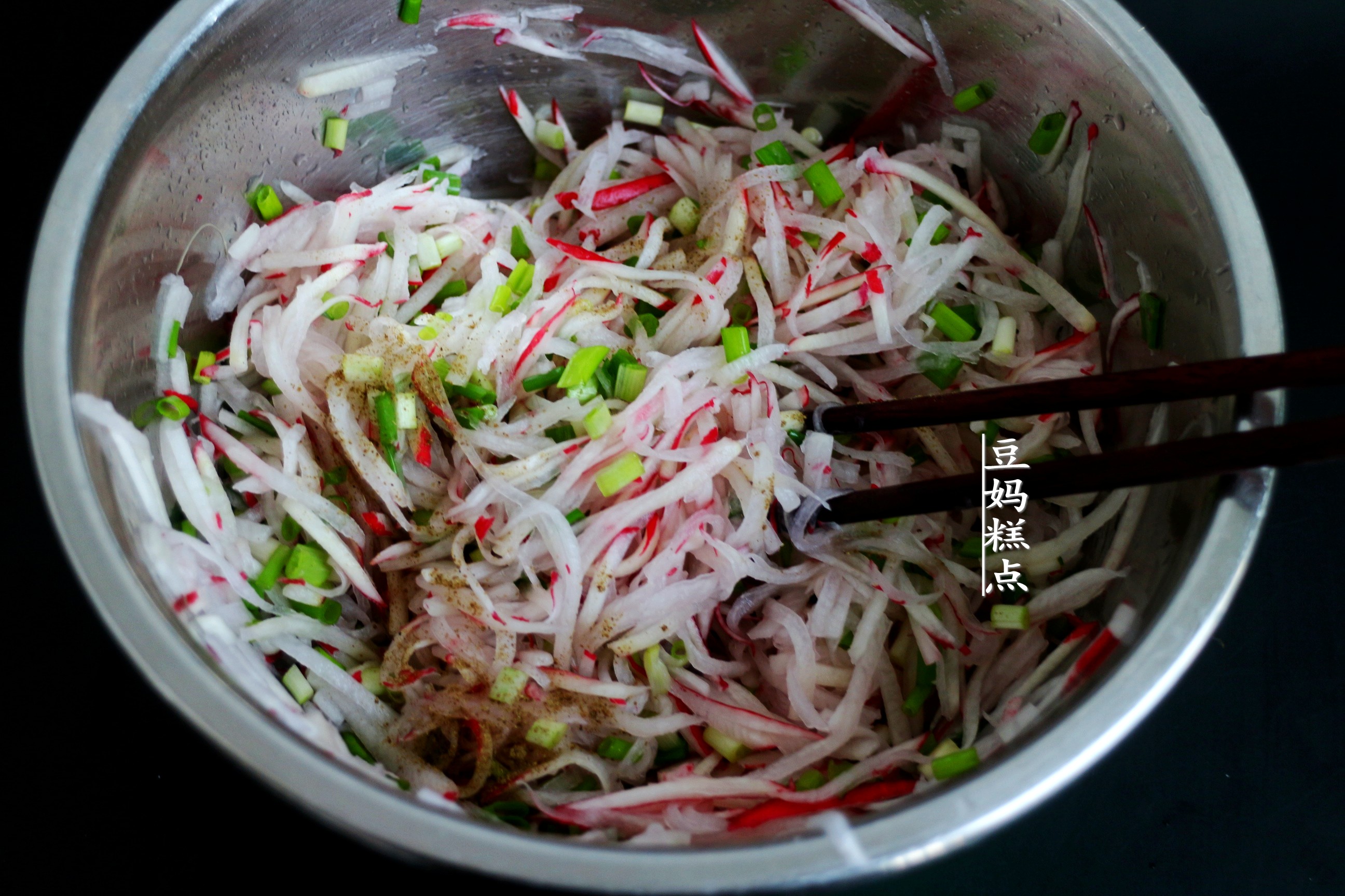 冬天，學山東人蒸蘿蔔卷子，簡單營養又有特色，越吃越香