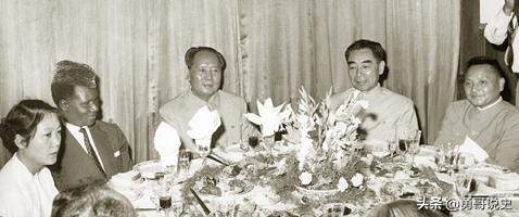 林彪集团覆灭后，邓小平恢复工作，毛主席送了