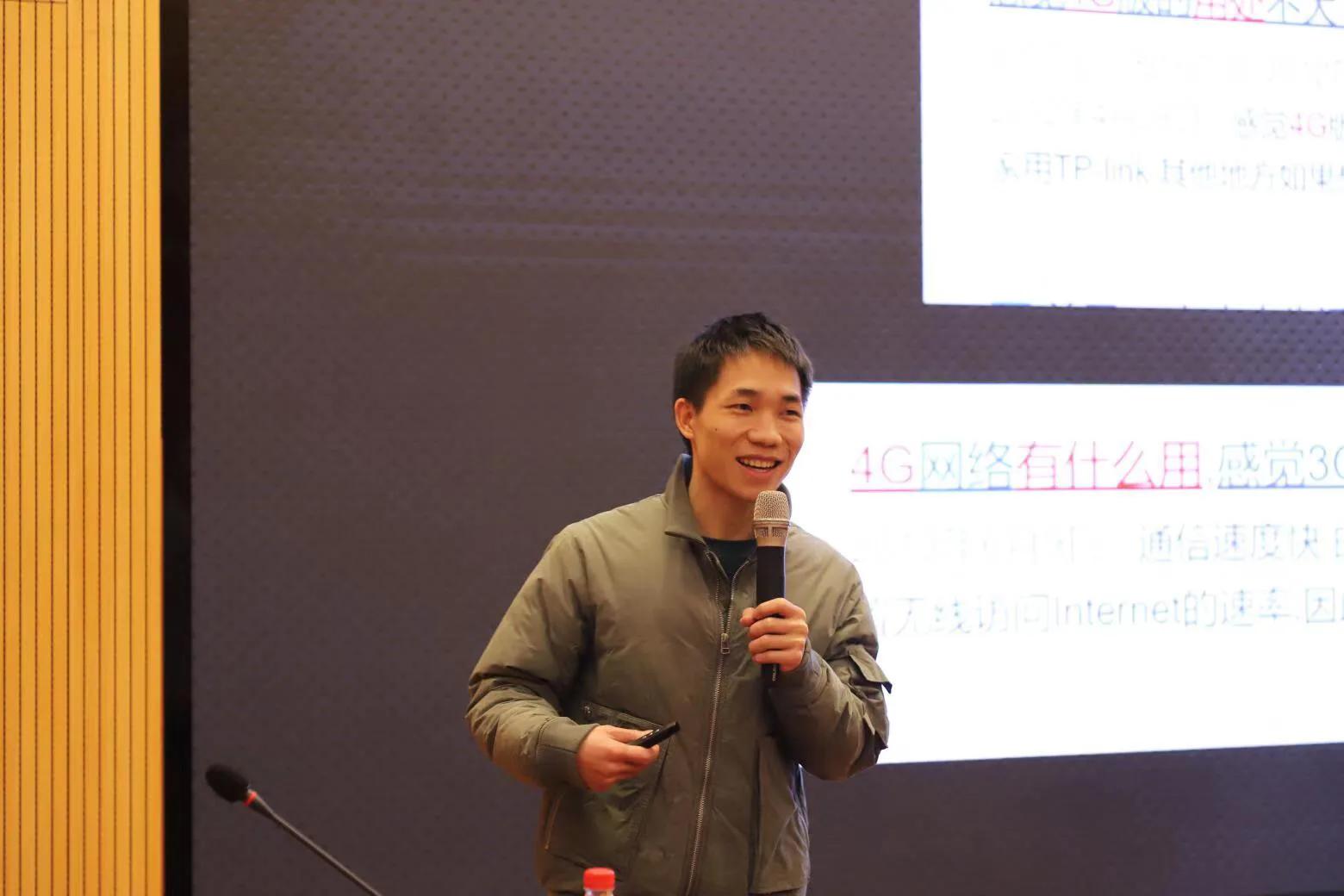 男子做自媒体一个月赚180万，从地下室搬到1700平写字楼