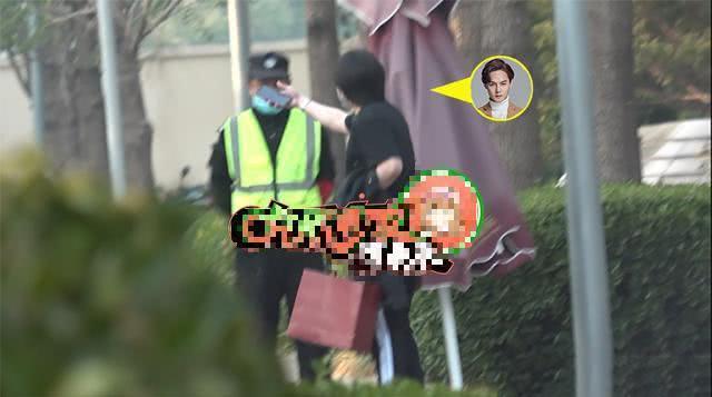 尹正带礼品前往蒋梦婕家，这是好事将近的节奏