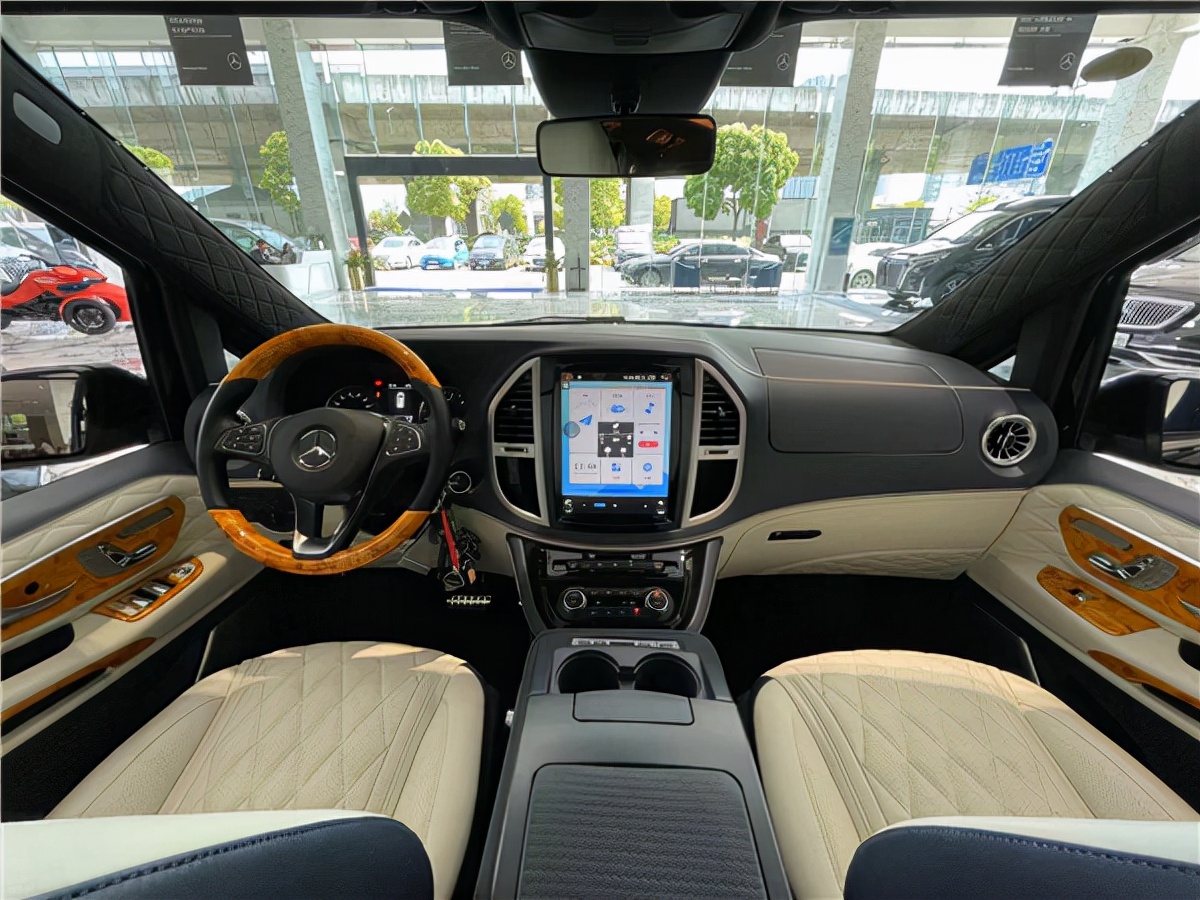 mercedes-benz-vito-maybach-fully-partitioned-4-2-top-business-luxury