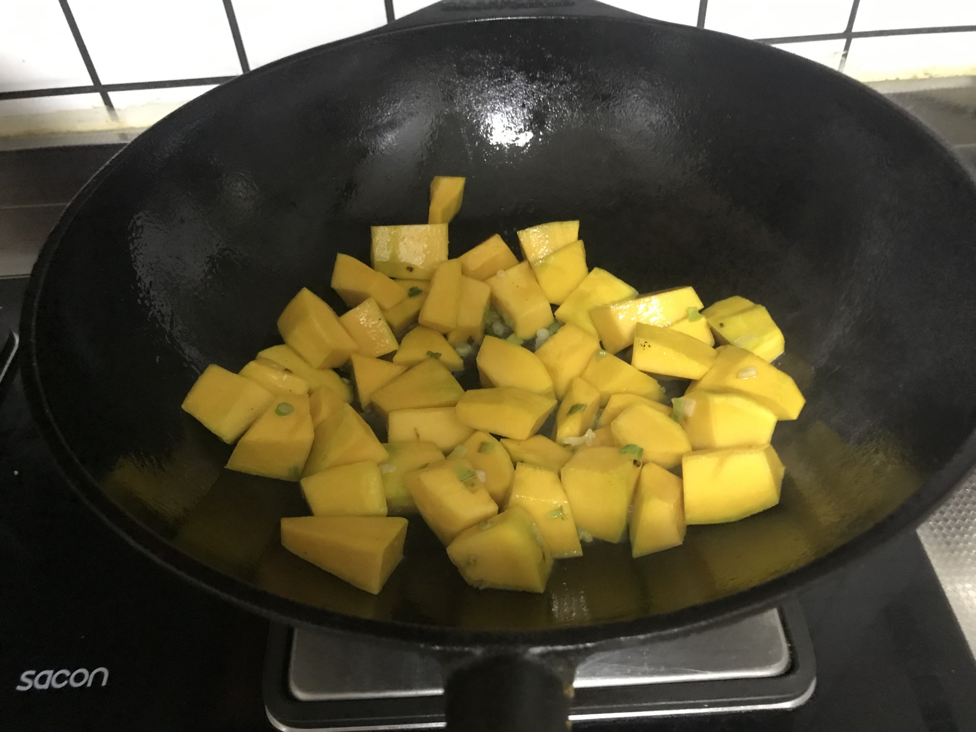 天热要多吃它，维C含量极高且富含锌，营养美味，常吃顺利过夏天