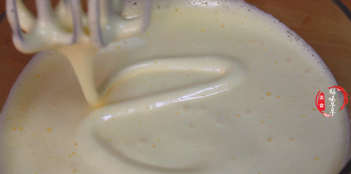 傳統脆皮雞蛋糕，原來做法這麼簡單，外酥里香，是小時候的味道