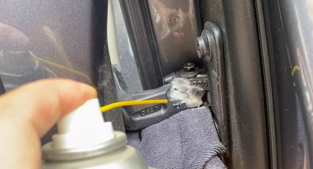 車主們別錯過！這5個家用車的保養，自己在小區就能做
