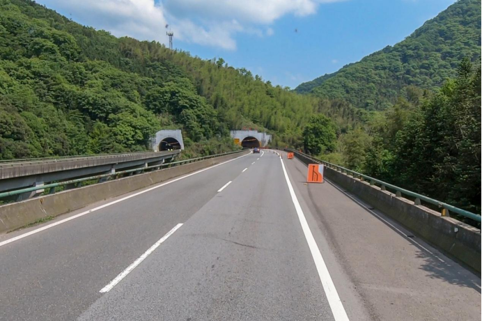 跟車(chē)實(shí)錄：從山東章丘到福建三明，與汕德卡C7H專(zhuān)線(xiàn)同行