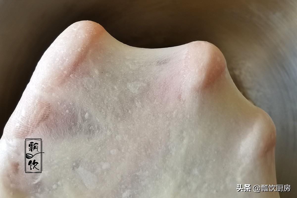 做面包，别只加牛奶鸡蛋，多加这两料，面包又软又香，太好吃了