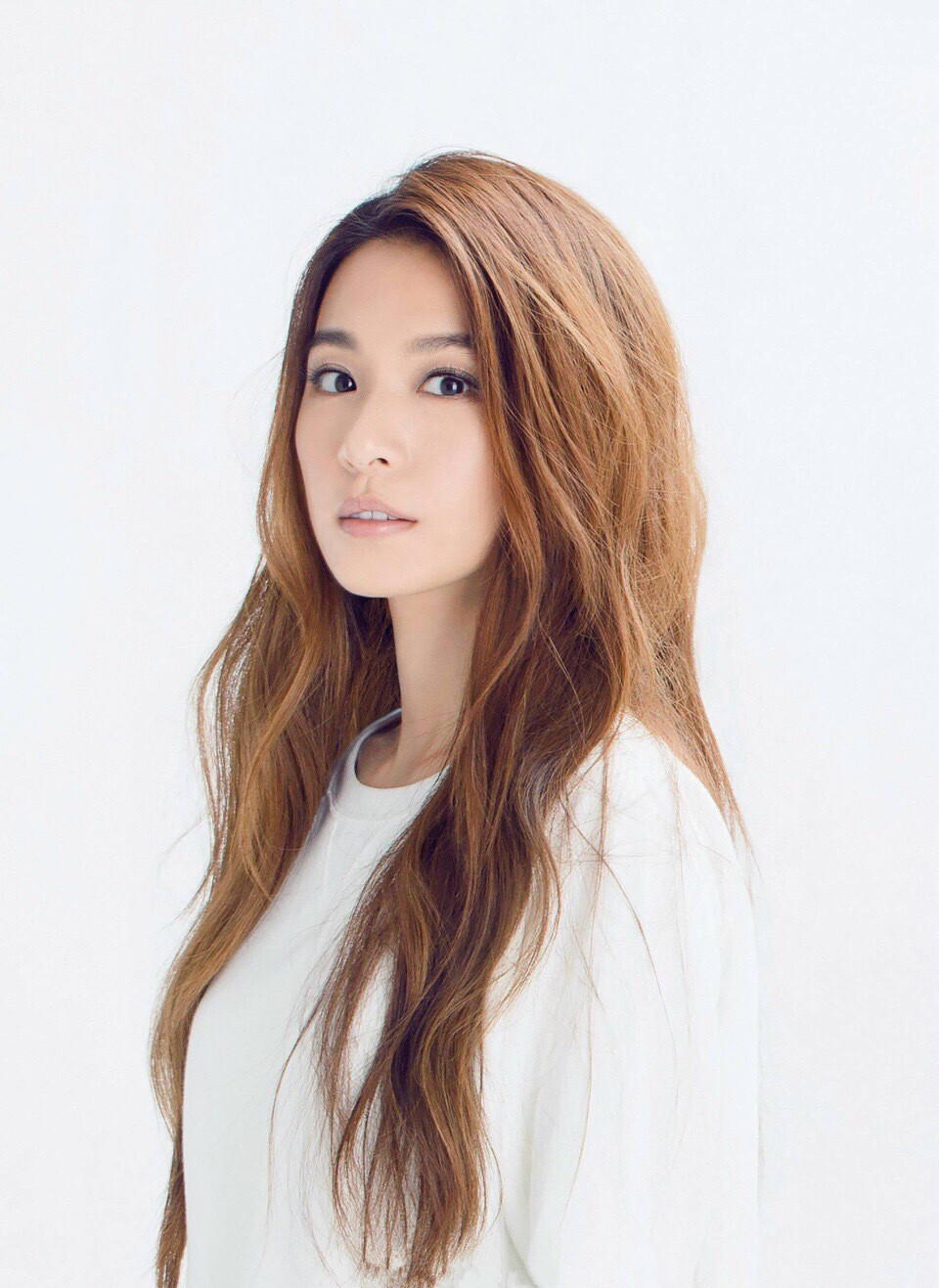 用现在的眼光来看，SHE里谁的颜值最高？