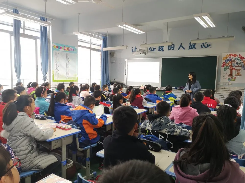 双流区彭镇小学梁琴名师工作室三月活动简报